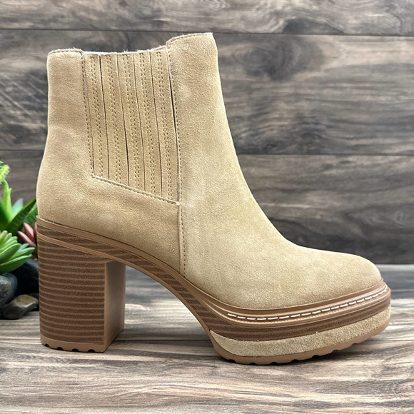 NIB Steve Madden Searches 8.5M Sand Suede Block Heel Ankle Boots - Picture 7 of 11